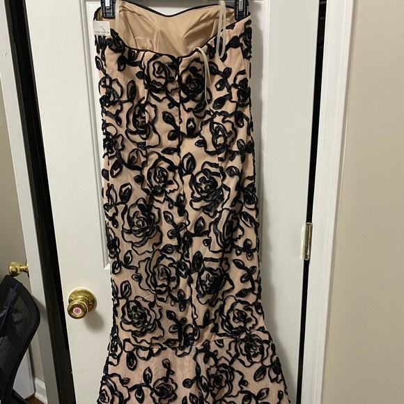 Clothing - Picture 3 of 5